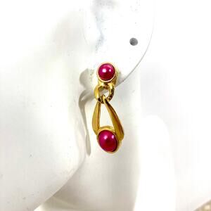 Hot pink Faux pearl earrings Gold tone pierced, dangle fashion jewelry